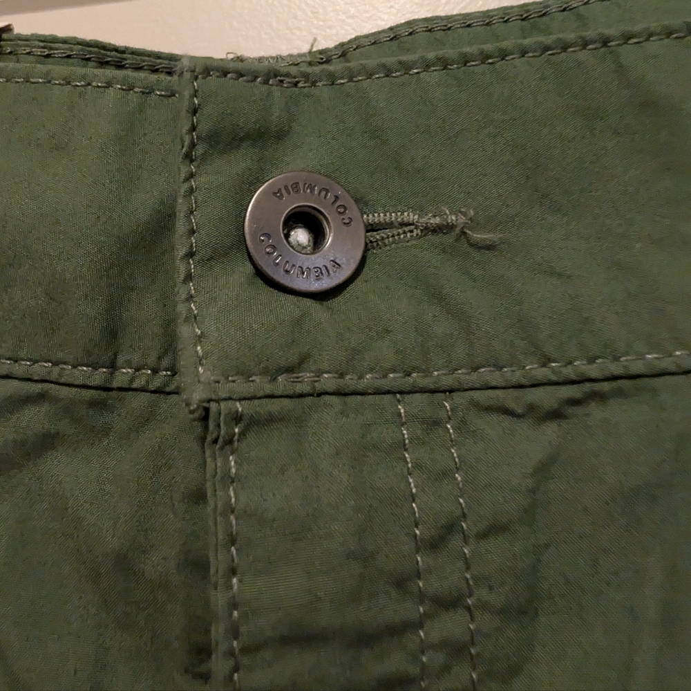 Columbia Holly Hideaway Washed Out Green Shorts Women’s Sz 12 NWT - Picture 4 of 11